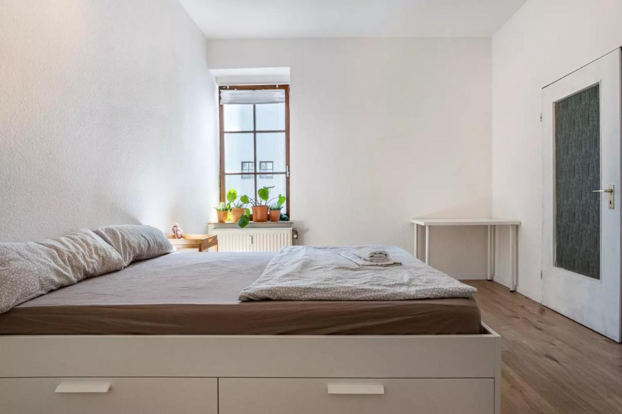 Next Home - Free Parking & Wifi - Badewanne Duisburg Kültér fotó